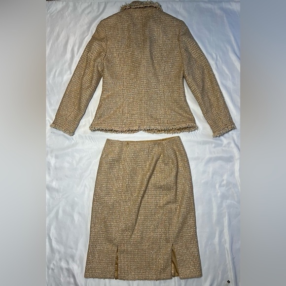 Escada Tan Tweed Blazer and Skirt Set Medium - Picture 2 of 16